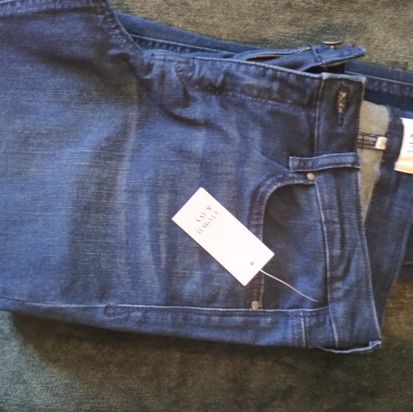 Jeans - Picture 2 of 2